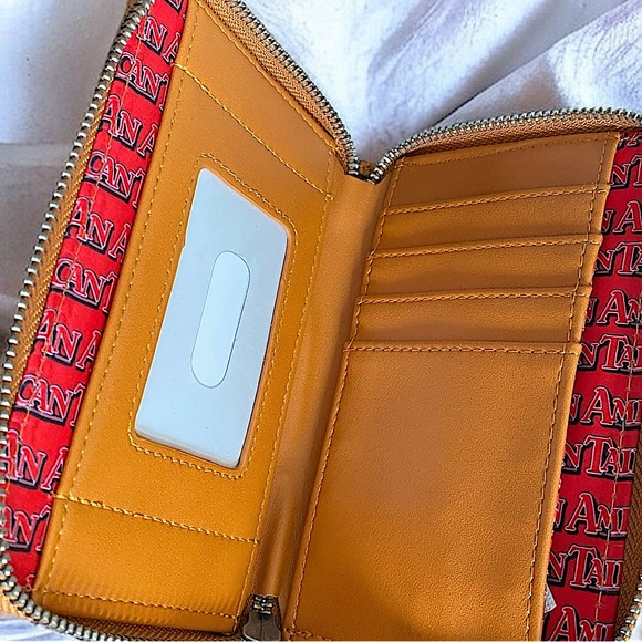 Loungefly - An American Tail - Zip Around Wallet - Picture 3 of 3